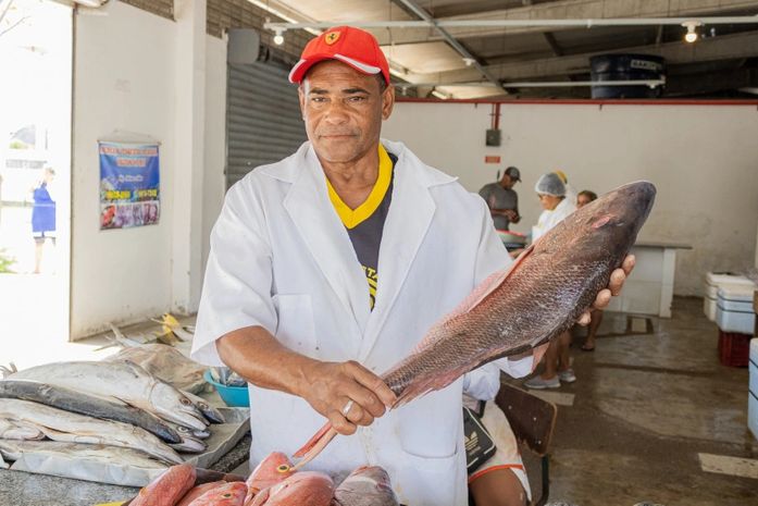 Valdomiro Ferreira é pescador há 43 anos e comercializa no Centro Pesqueiro do Jaraguá.