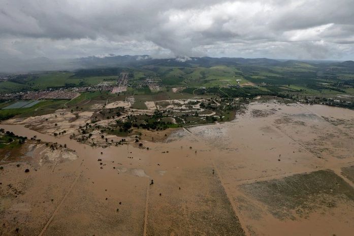 Sobe para 20 número de mortes causadas pelas chuvas na Bahia