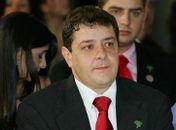 Empresa ligada a Lulinha fechou R$55 milhões em contratos com o governo Lula