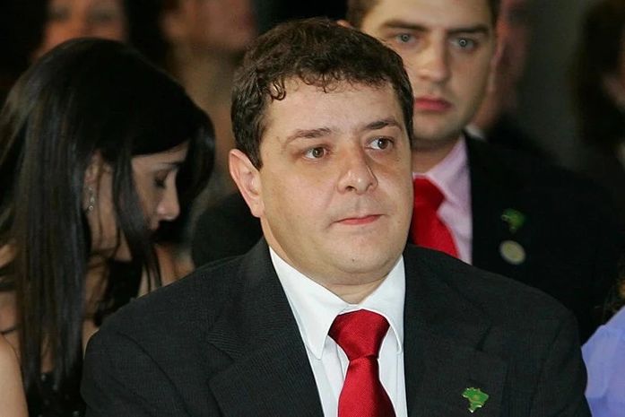 Empresa ligada a Lulinha fechou R$55 milhões em contratos com o governo Lula