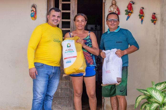 Prefeitura de Girau distribui sementes para agricultores rurais