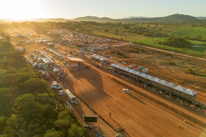 Eduardo Bulhões faz história, resgata o Campo de Aviação e devolve o protagonismo da Festa da Juventude em Santana do Ipanema
