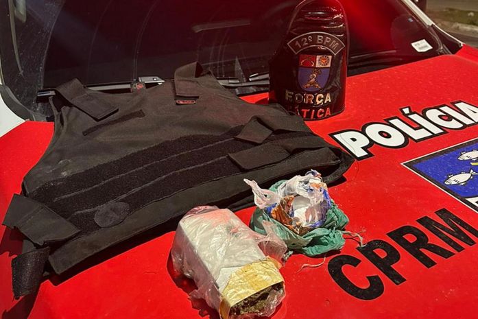 Integrante do Comando Vermelho é preso com drogas e colete balístico após denúncia em Maceió