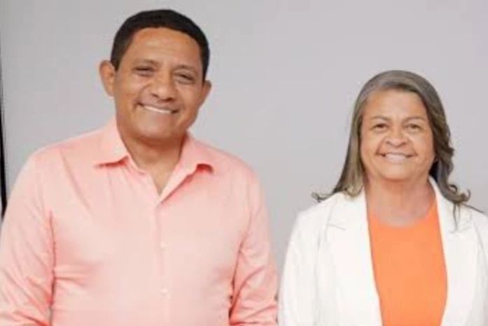 Prefeito Júlio Cezar e secretária Júlia Silva entregam equipamentos para a Educação nesta segunda (11)