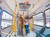 Superintendente da SMTT, André Costa, e Diretora do SIMM, Paula Isanelle, avaliaram o sistema de embarque.