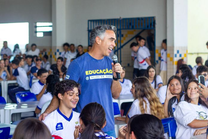 Programa idealizado por Rafael Brito começa a pagar benefícios a estudantes