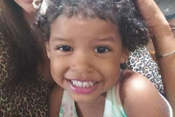Menina morreu afogada em cisterna no quintal de casa