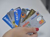 CMN padroniza juros para rotativo do cartão de crédito