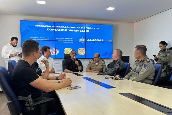 Doze membros do Comando Vermelho são presos durante operação em Alagoas