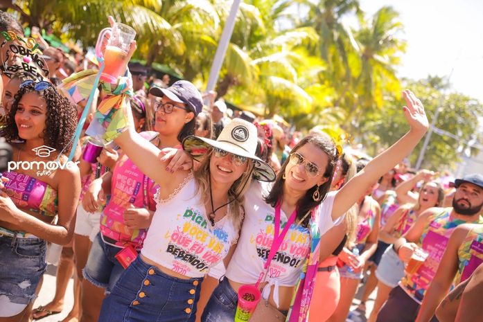 Pecinhas de Maceió: Você em cima do maior trio elétrico do mundo