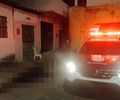 Mulher é morta a tiros por homens encapuzados na porta de casa em Maceió