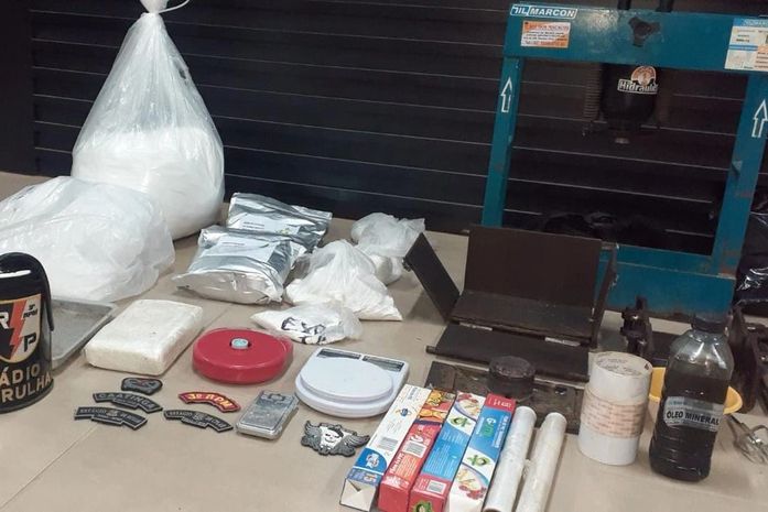 PM apreende mais de 22 kg de cocaína em refinaria de drogas em Arapiraca