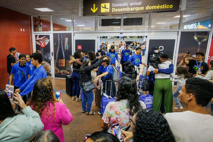 Estudantes do Daqui pra o Mundo retornam a Alagoas após intercâmbio histórico na Inglaterra