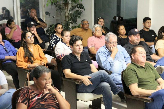 Ex-ministro do turismo palestra em Coruripe para empresários do setor