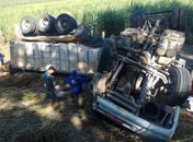 Homem morre após tombamento de carreta em curva na BR 104