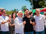 Prefeito de Santana do Mundaú recebe Unidade Móvel Odontológica das mãos do presidente Lula