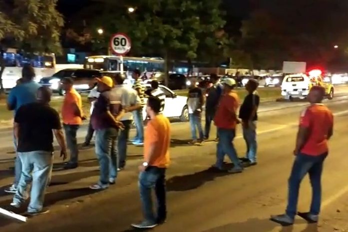 Taxistas protestam contra a morte de colega na Avenida Fernandes Lima