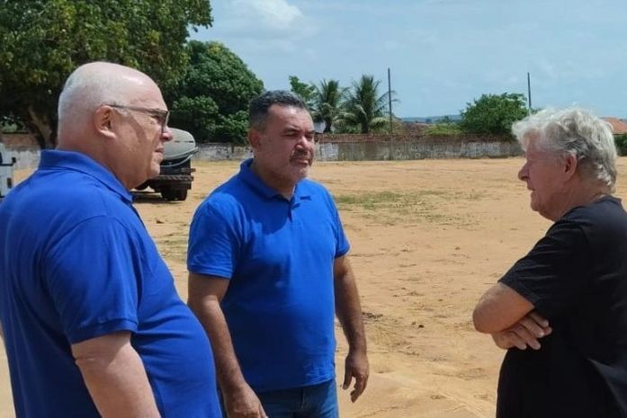 Campo de futebol do Canaã será revitalizado: afirma secretário de Esporte após visita ao local