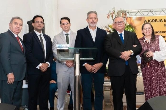 Arthur Lira participa de confraternização do Presbitério e parabeniza pastor José Orisvaldo pelos 10 anos de liderança da Assembleia de Deus