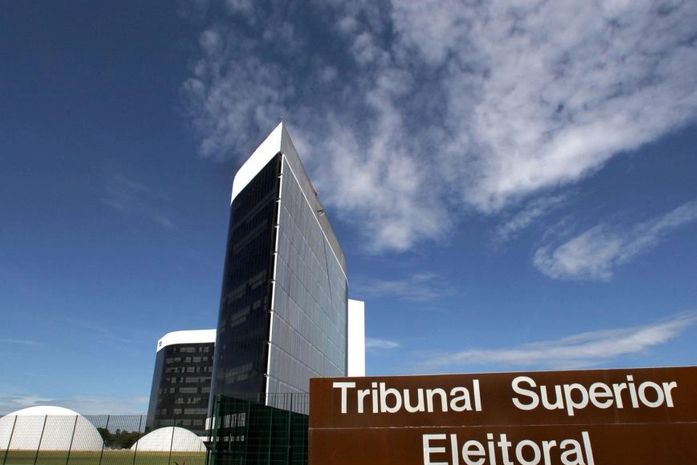 Novo partido de Bolsonaro recolhe assinaturas de eleitores que já morreram