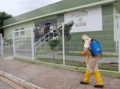 Prefeitura de Arapiraca desinfecta unidades de saúde em prevenção ao coronavírus