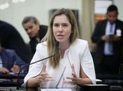 Cibele Moura reforça importância de projeto de câmeras de segurança, para proteger também professores e funcionários