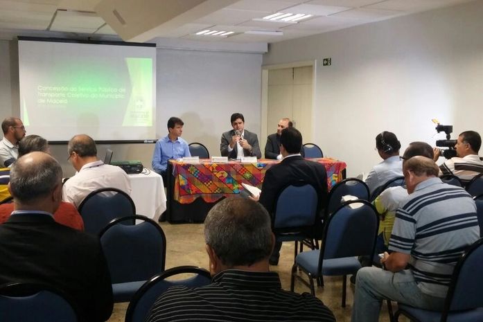 Coletiva para apresentar edital de licitação dos ônibus