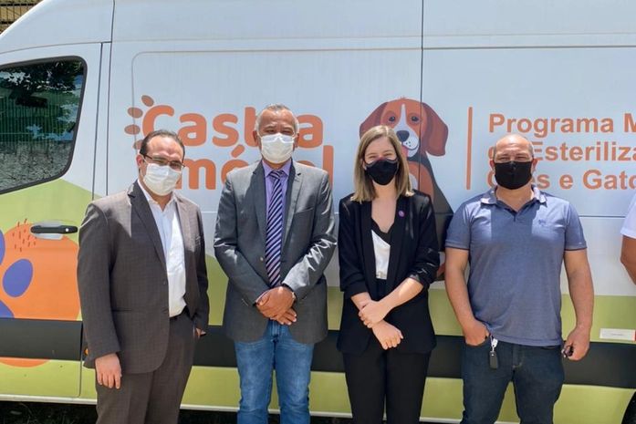 Deputada Cibele Moura vista Castramóvel e reafirma compromisso com a causa animal