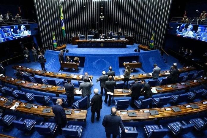 Senado aprova PEC das Bondades que aumenta Auxílio Brasil para R$ 600