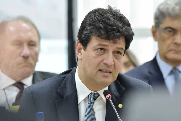 Novo ministro defende 3º turno em postos de saúde