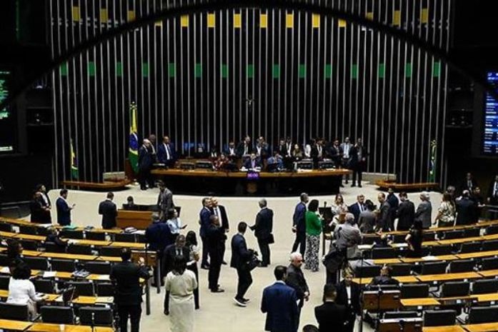 Congresso pode ter sessão conjunta na terça (17) e instalar CPMI do INSS