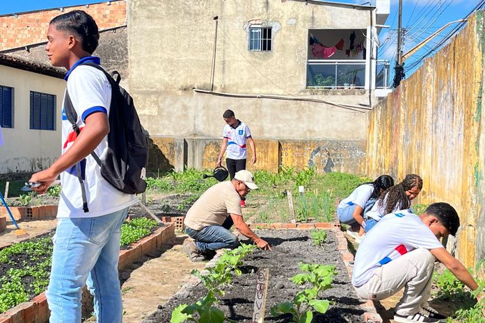 Projeto Horta nas Escolas é implantado em Matriz de Camaragibe