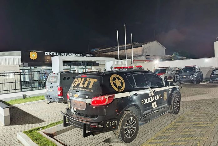 Dupla é presa após furtar autoescola na Ponta Verde, em Maceió
