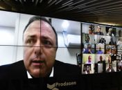 'Janeiro a gente começa a vacinar todo mundo', diz Pazuello