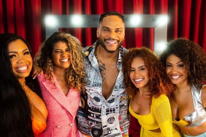 Parangolé lança clipe com participação de influenciadoras