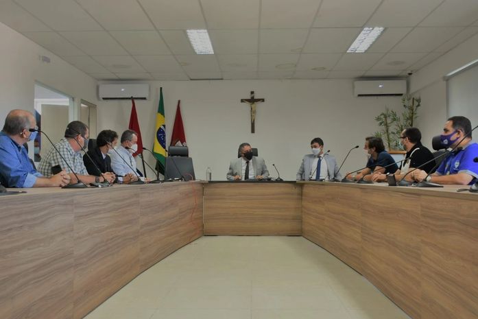 Empresários denunciam venda de “falsa” água mineral e reciclagem de garrafões contaminados por ratos 