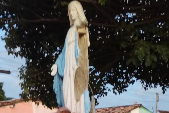 Imagem de Nossa Senhora das Graças é alvo de vandalismo em praça de Maceió