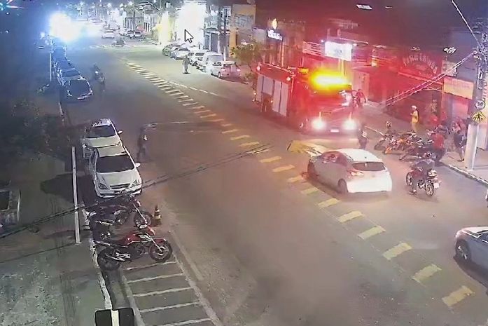 Vídeo: princípio de incêndio é controlado em pastelaria no Centro de Maceió