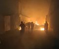 Incêndio em depósito clandestino de fogos de artifício atinge residências em Arapiraca; vídeo