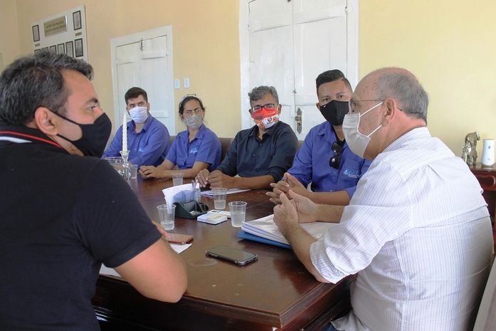 Ronaldo Lopes em reunião com servidores da autarquia