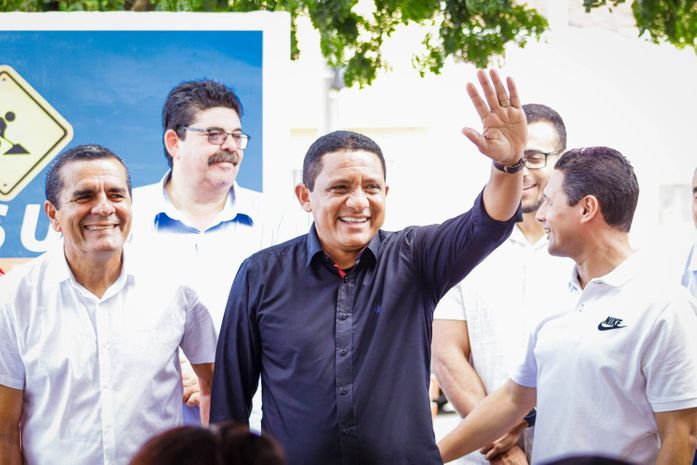 Prefeito Júlio Cezar inaugura Praça Hélio Teixeira