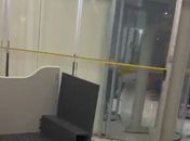 Adolescente de 17 anos invade agência bancária, causa danos e agride policial no interior de AL