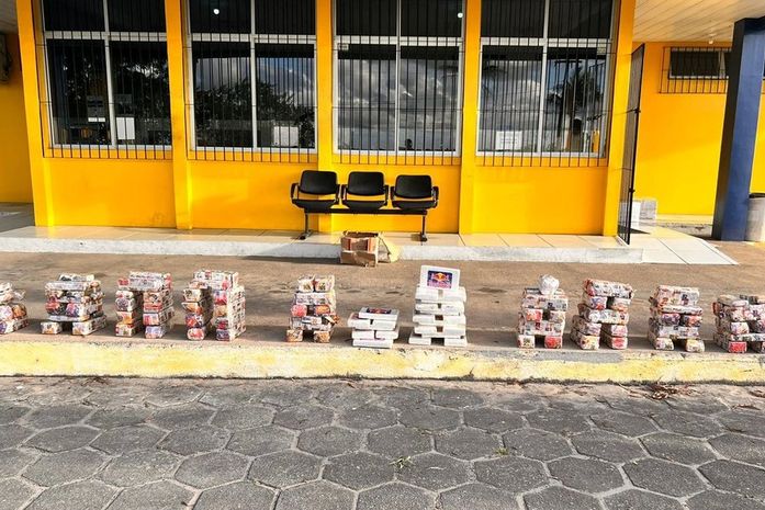 Polícia apreende 110kg de drogas e 11 smartphones sem nota fiscal