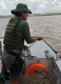 Redes de pesca de quase um quilômetro são apreendidas próximas ao Rio Mundaú, em Maceió