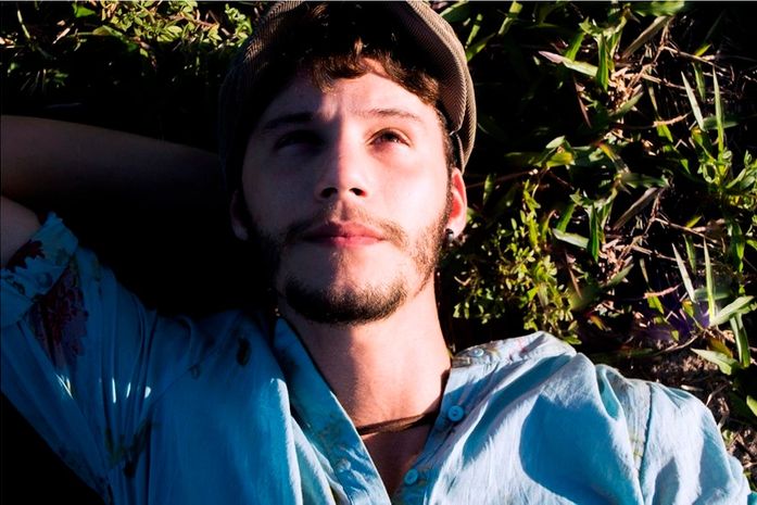 Felipe de Vas lança primeiro álbum, intitulado Gravidade