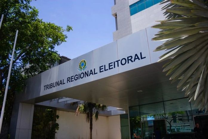 Propaganda antecipada e pesquisa fajuta: crime eleitoral já prolifera em Alagoas