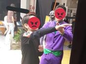 Aluno de escola particular vai à festa de Halloween fantasiado de Hitler