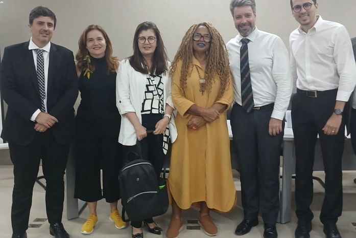 Entre o Judiciário, Executivo e Legislativo qual o lugar, politico, dos corpos negros, em Alagoas?