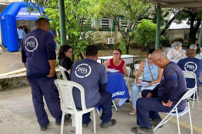 Terceirizados cobram salários atrasados e repasses do município de Maceió