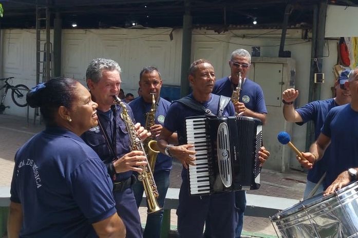 Bloco Quem Vai é o Guarda desfila na Pajuçara